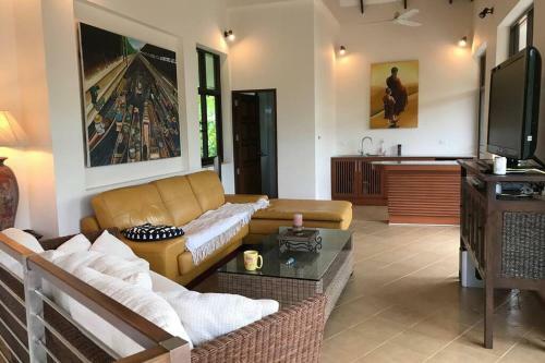 3 Bedroom Sea View Villa Santi