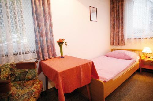 Hostal Hotel Garni Fr�hst�ckspension Neff
