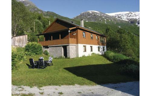 Holiday Home Jostedal F�berg