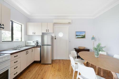 Retro Beach Shack Semi Detached, 2 Min Walk To Beach - Wattle