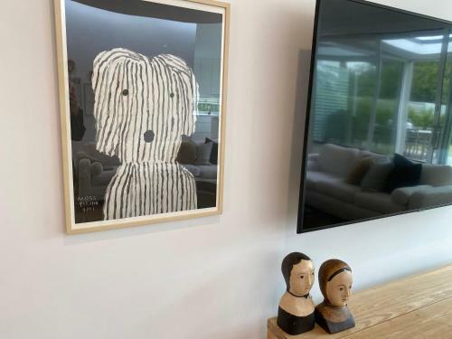 Stylish Comfort & Centrally Located!