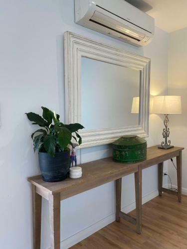 Stylish Comfort & Centrally Located!