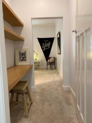 Stylish Comfort & Centrally Located!