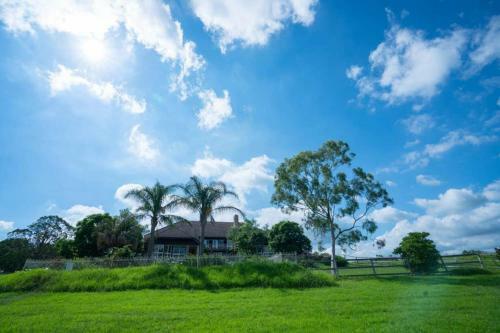 Razorback Holiday House With Incredible Views