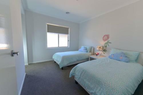 Waterfront Grand Villa For Big Group