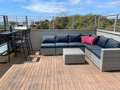 Calypso Retreat - Modern Townhouse - Ocean Views