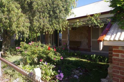 Charlottes Cottage