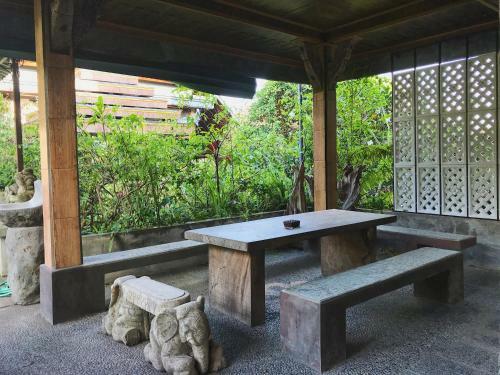 Lodge Pondok Legon House