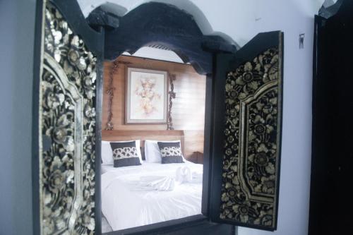 Lodge Pondok Legon House