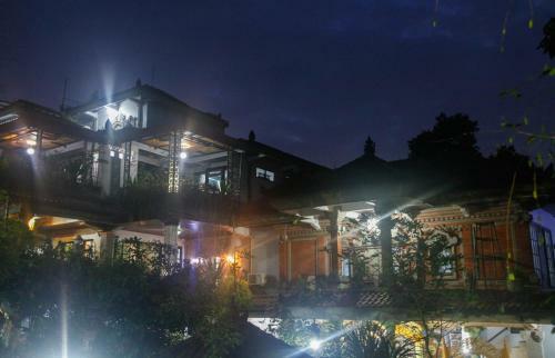 Lodge Pondok Legon House
