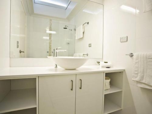 Panorama 200 Apartment 7 Upper Hastings Street 70