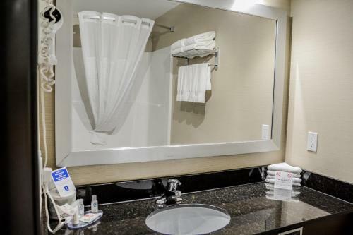 Hotel Comfort Inn & Suites