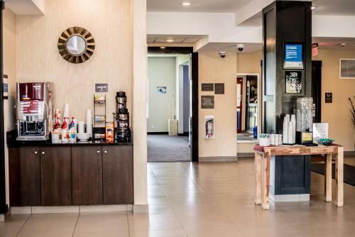 Hotel Comfort Inn & Suites