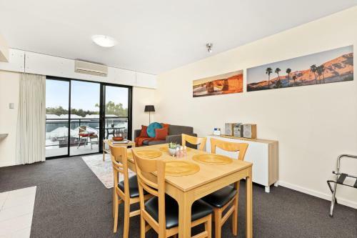 Apartamento 108 Simply Great Views Local Size - Sleeps 2
