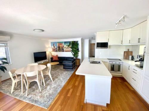 Cottesloe Beach Front Apartment -executive Escapes
