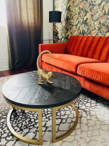 Exotic 1 Bedroom Apartment In Perth