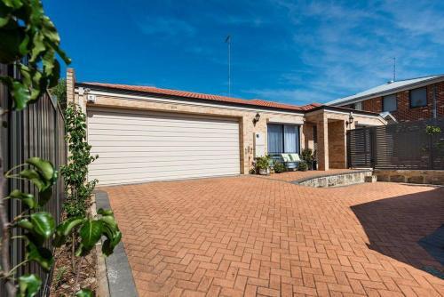 Scarborough Villa On Duke - Executive Escapes