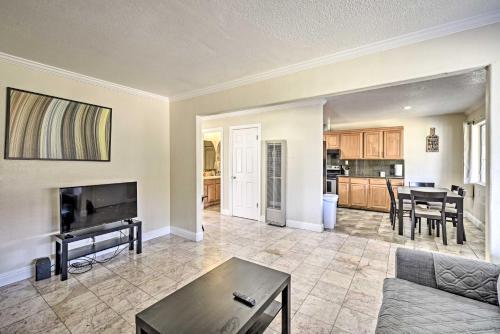 Sunnyvale Apartment With Off-street Parking