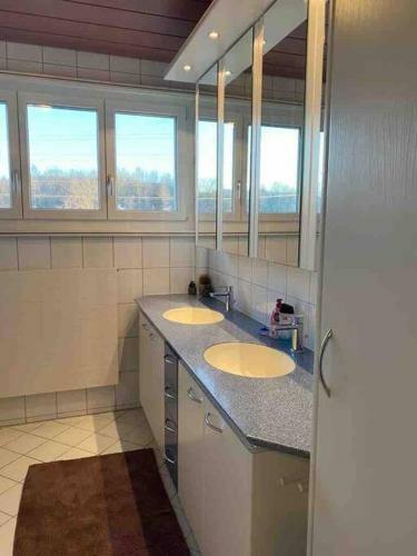 Apartamento Ger�umige Wohnung Im Schweizer Vekehrspunkt