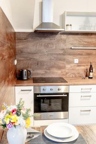 Pilsen Apartment