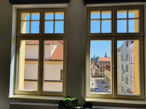 Spacious Luxury Apartment In The City Center