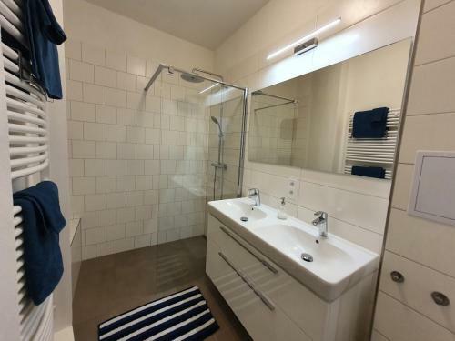 Spacious Luxury Apartment In The City Center