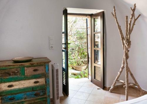 Villa Positivespace Olive Tree