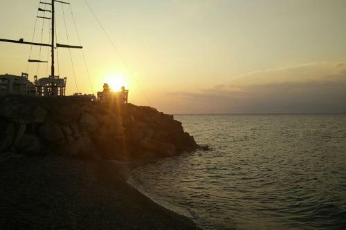 Villa Bees Bikes Boat Beach