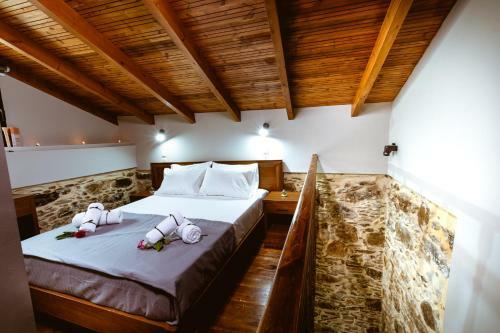Villa Ellafos Traditional Living