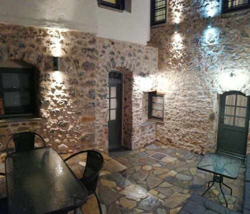 Hostal Riverbed Traditional Guest House