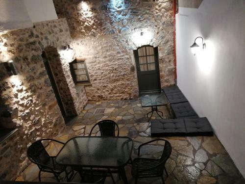 Hostal Riverbed Traditional Guest House