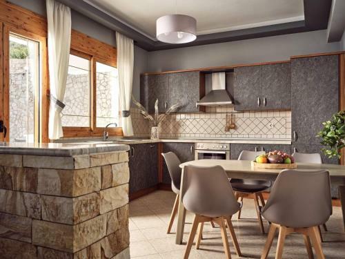 Lithakia Balcony Villa