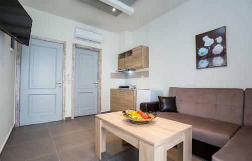 Studios & Apartments Elisabeta