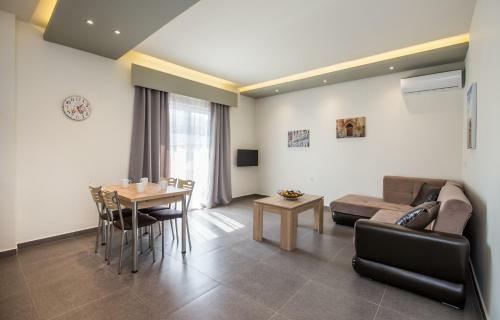 Studios & Apartments Elisabeta