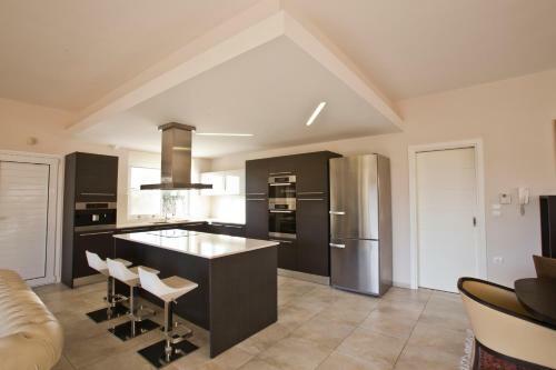 Luxury Villa Loutraki With Private Heated Pool