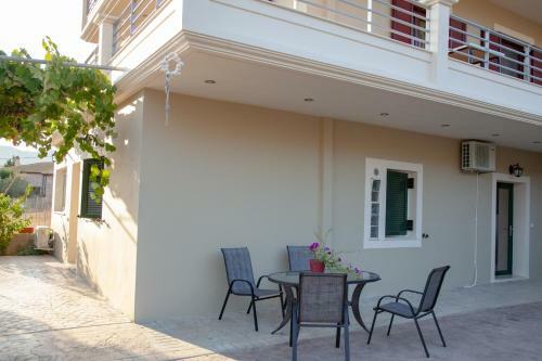 Tsoutsis Apartments