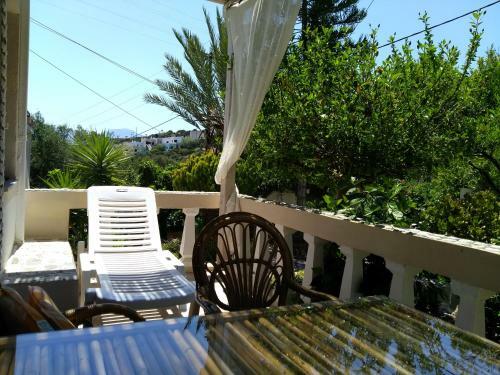 Villa Spaceful Apartment With Veranda N Garden