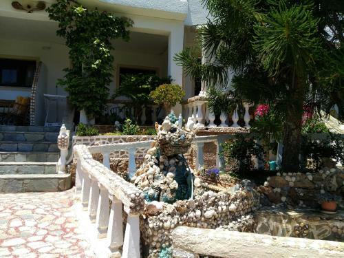 Villa Spaceful Apartment With Veranda N Garden