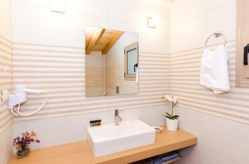 Mon Emvasia Margarites Villas