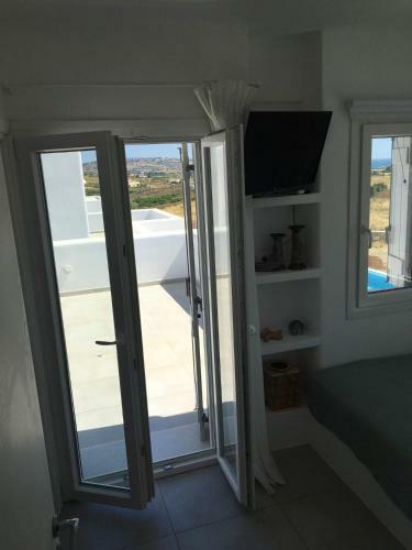 Newly Built Eastern Paros Home With Access To Pool