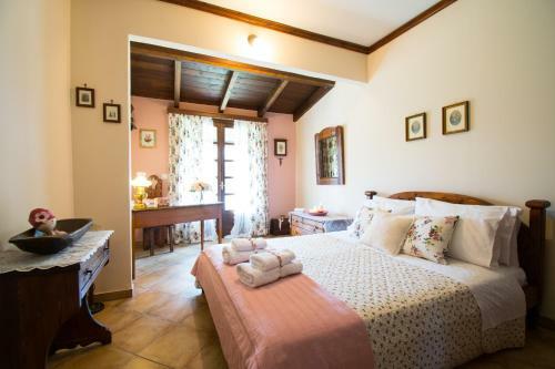 Charming Traditional Hideaway