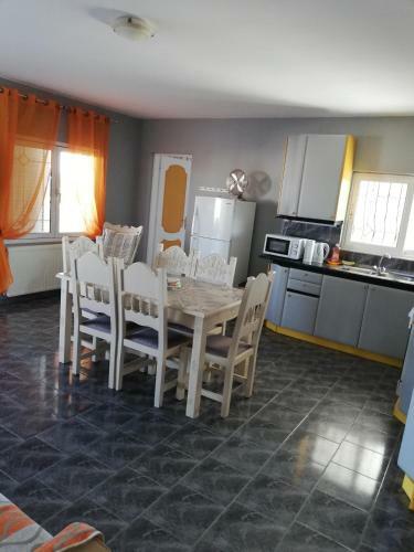 Seven Seas Apartments