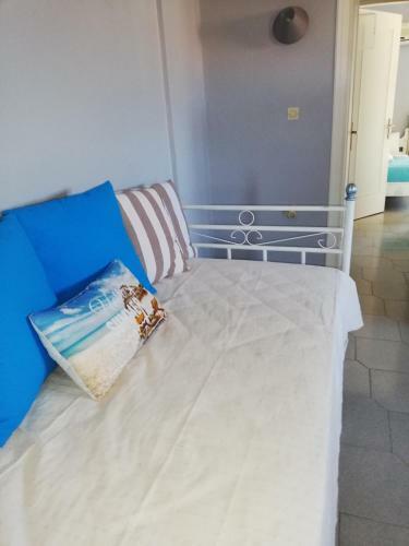 Seven Seas Apartments