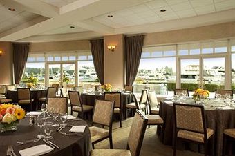 Woodmark Hotel Yacht Club & Spa
