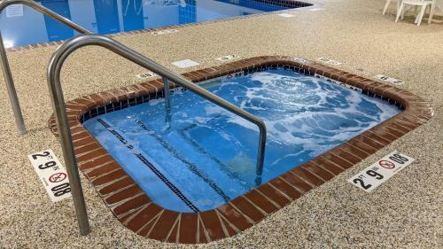 Estherville Hotel & Suites