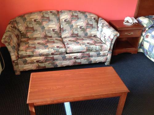 Motel Hometowner Inn & Suites