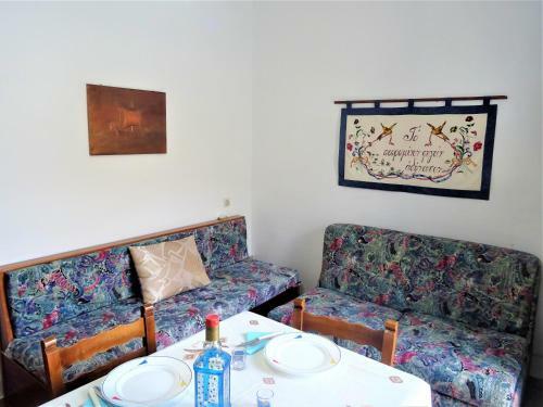 Lionas Seaside Retreat