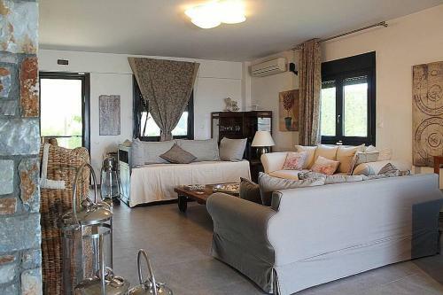 Elikon Luxury Villa