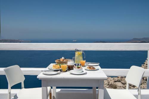 Hotel Apeiron Blue Santorini