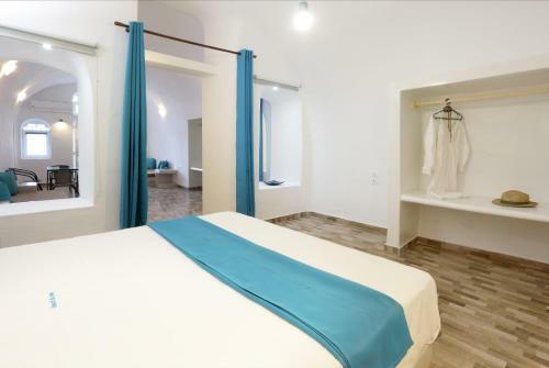 Church And Cave - Santorini Private Residences